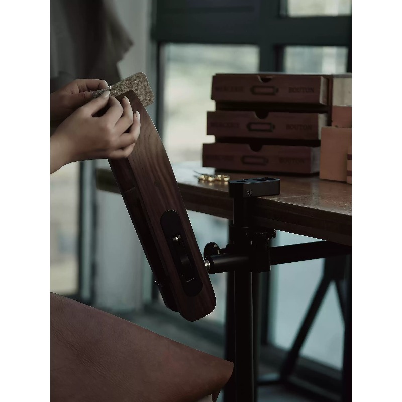 Деревянная подставка-зажим для – обзор и цена Leatherwork Clamp